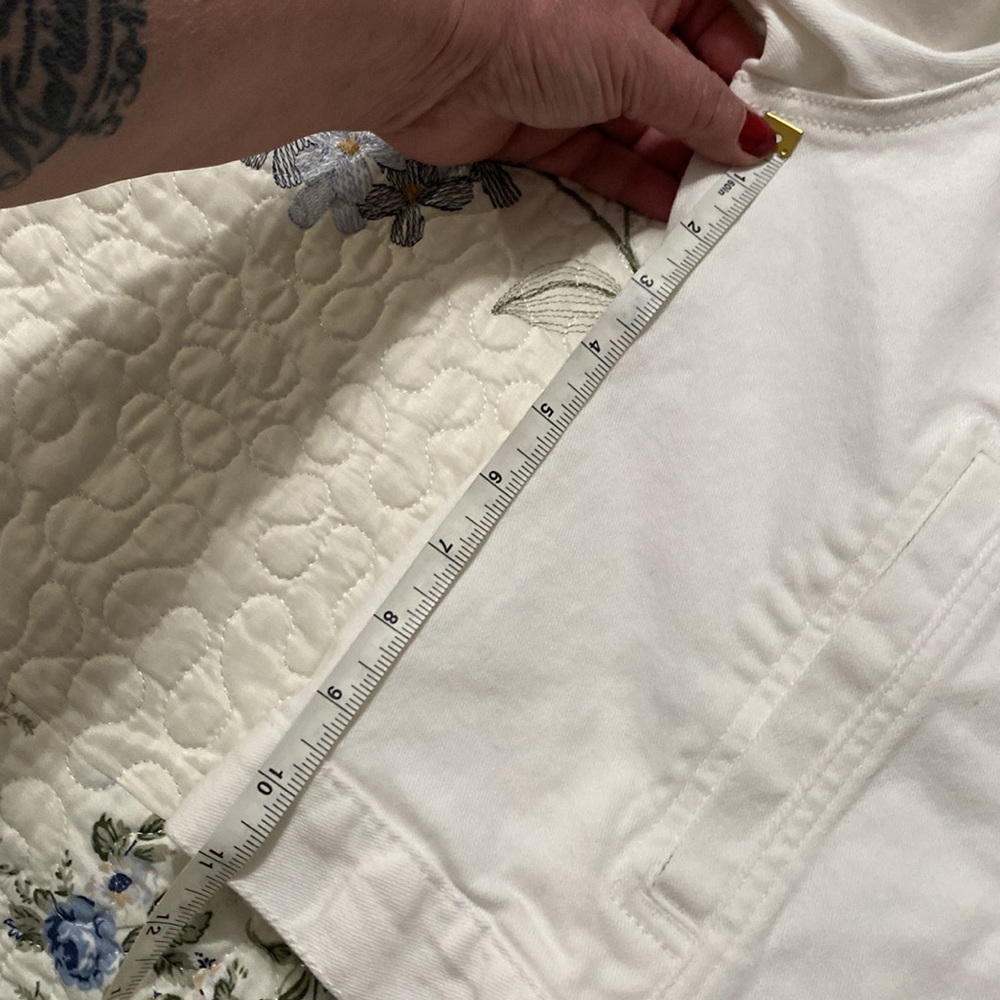 Women's White Denim Jacket - Picture 12 of 13